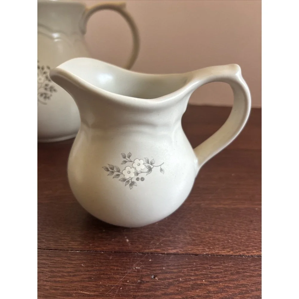 Pfaltzgraff Heirloom Beverage Tea‎ Pot w/Lid 48oz & Creamer 12oz & Sugar Bowl